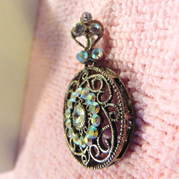 LARGE FILIGREE and CRYSTAL PENDANT - Picture 2 of 5